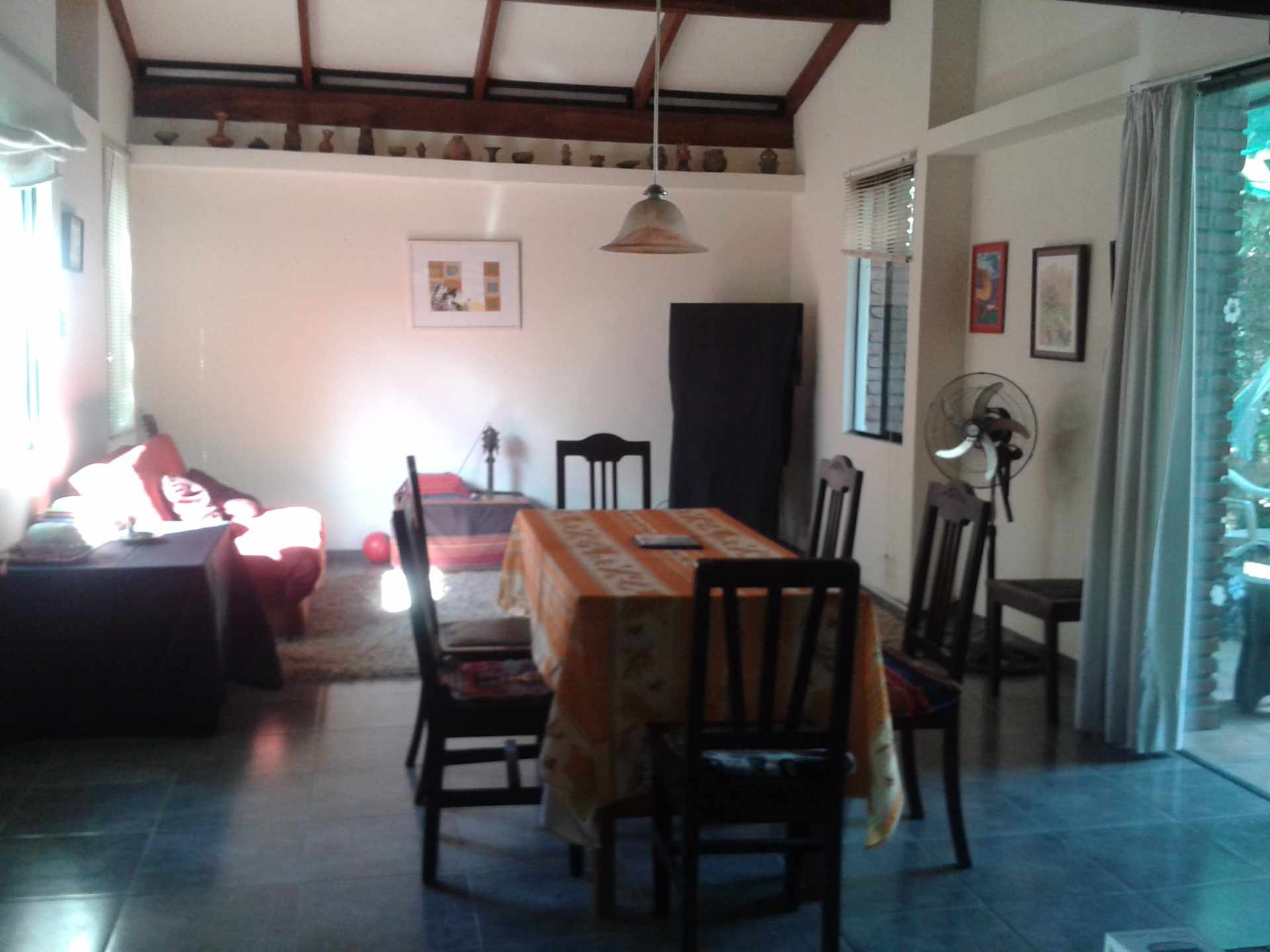 Casa en Entre 4to y 5to anillo Oeste en Santa Cruz de la Sierra 4 dormitorios 2 baños 2 parqueos Foto 8