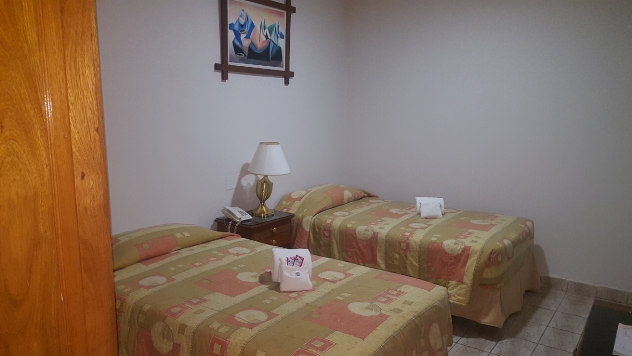 Edificio en VentaEN VENTA Hotel con ALTO FLUJO de huéspedes Calle Florida a 1/2 cuadra de la Av. Cañoto  62 dormitorios 70 baños 30 parqueos Foto 15