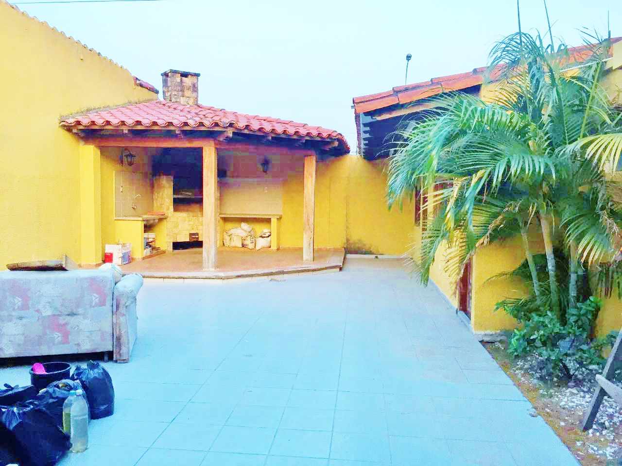 Casa en Carretera Cotoca en Santa Cruz de la Sierra 3 dormitorios 4 baños 1 parqueos Foto 2