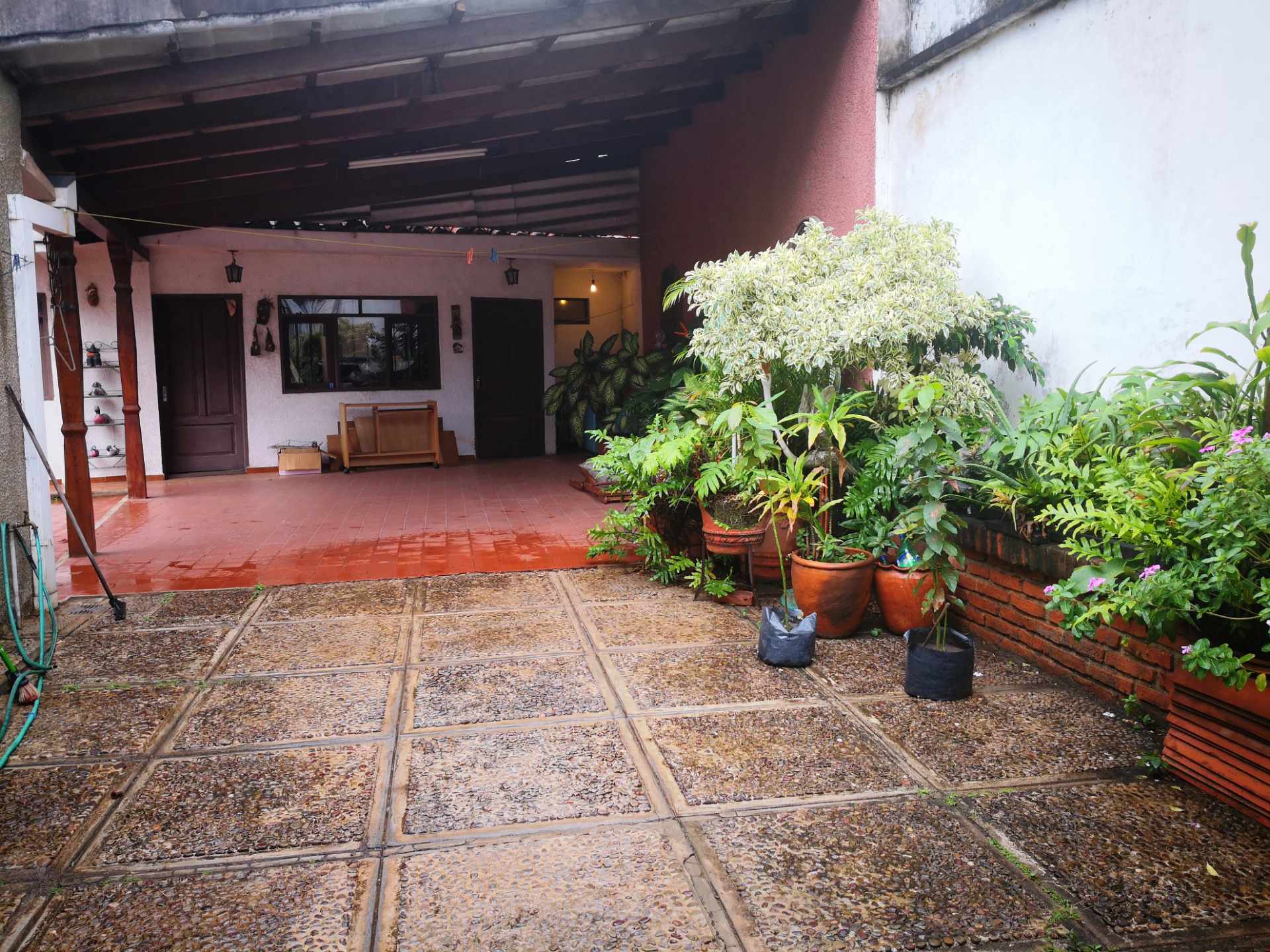 Casa en VentaCalle Lemoine, entre Velasco y Colón 3 dormitorios 3 baños 2 parqueos Foto 4