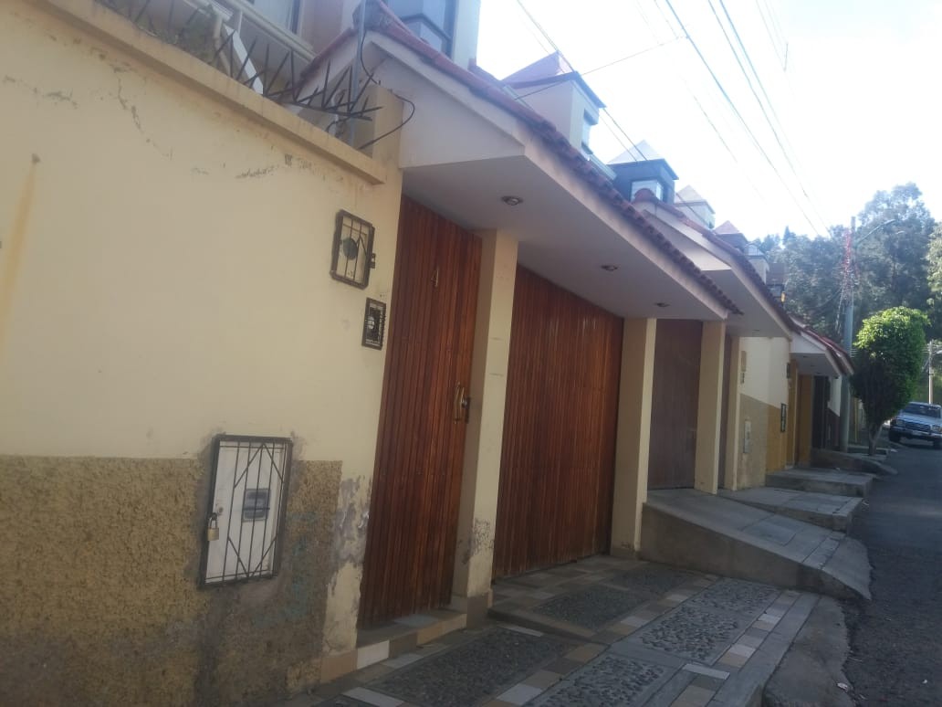 Casa en Anticrético Calle Datiles esquina Nispero. A 2 cuadras del colegio Federico Froebel Alto Aranjuez Foto 21