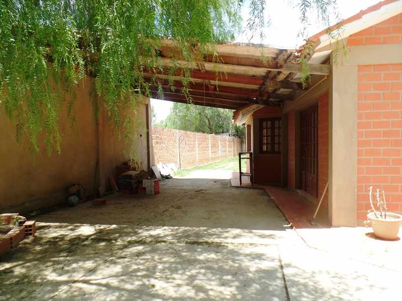Casa en San Luis en Tarija 3 dormitorios 3 baños 4 parqueos Foto 8