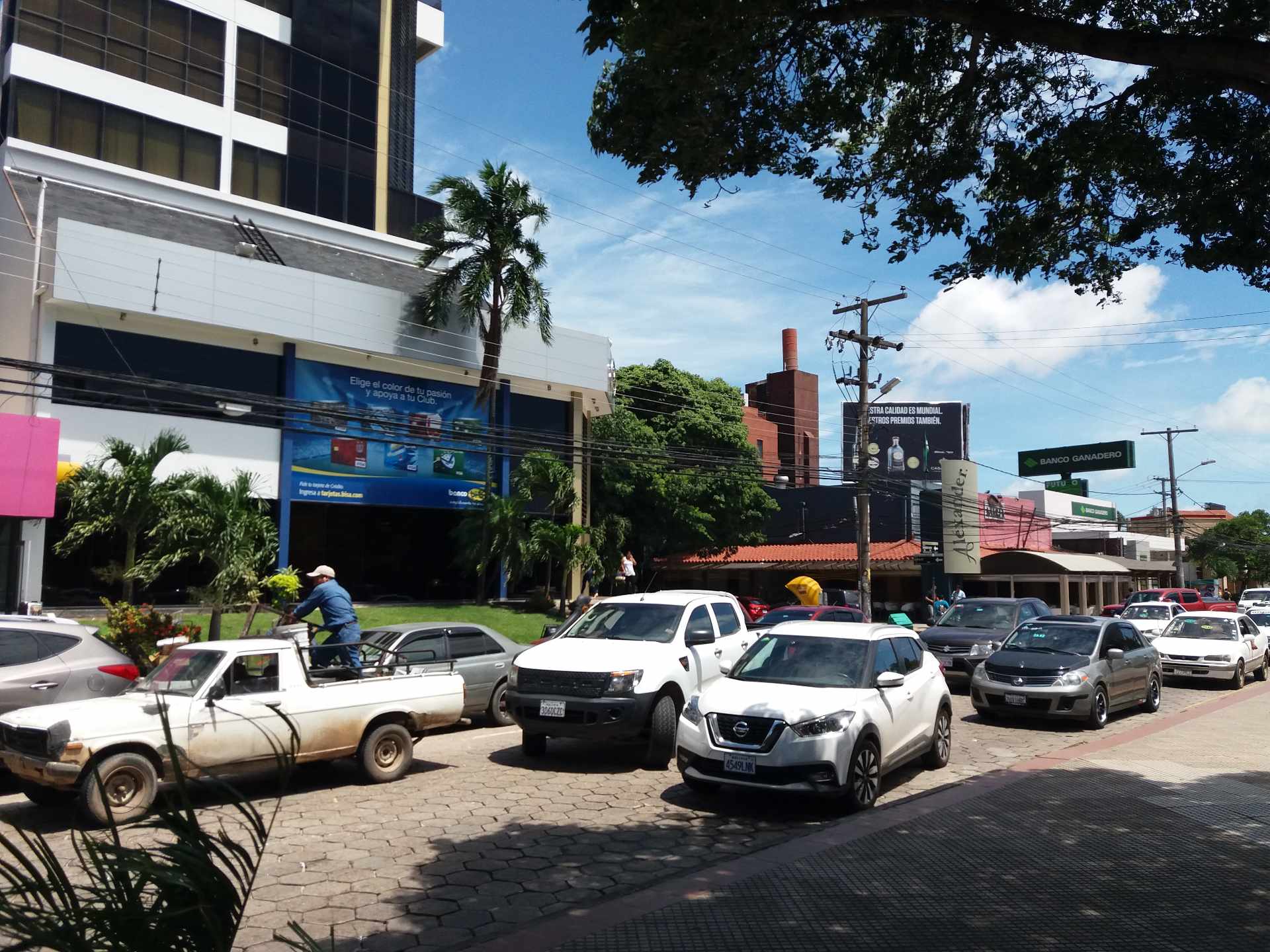 Oficina Ave. Monseñor Rivero #359 Edif. Milenio Foto 13