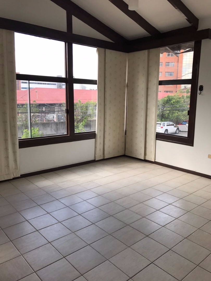 Departamento en Entre 4to y 5to anillo Norte en Santa Cruz de la Sierra 4 dormitorios 5 baños 2 parqueos Foto 9