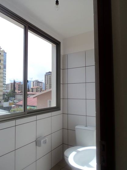 Oficina en AlquilerAvenida Libertador y America acera oeste, entre Teofilo Vargas. 1 dormitorios 1 baños 1 parqueos Foto 3