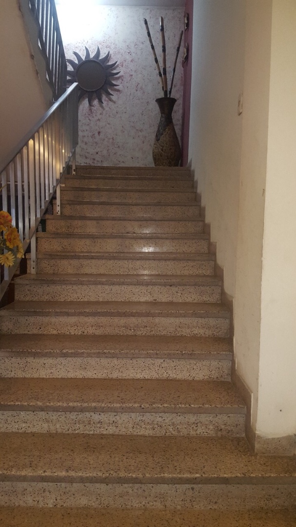 Edificio en VentaEN VENTA Hotel con ALTO FLUJO de huéspedes Calle Florida a 1/2 cuadra de la Av. Cañoto  62 dormitorios 70 baños 30 parqueos Foto 19