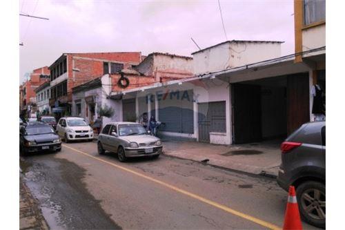 Local comercial en AlquilerAv. Domingo Paz Foto 1