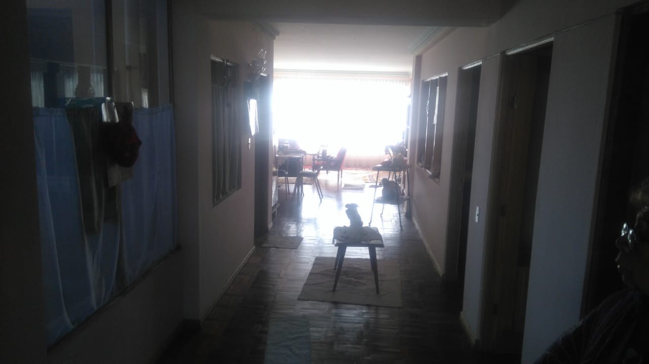 Departamento en Oruro en Oruro 4 dormitorios 2 baños  Foto 2