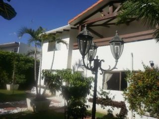 Casa en Urubó en Santa Cruz de la Sierra 5 dormitorios 4 baños 4 parqueos Foto 5