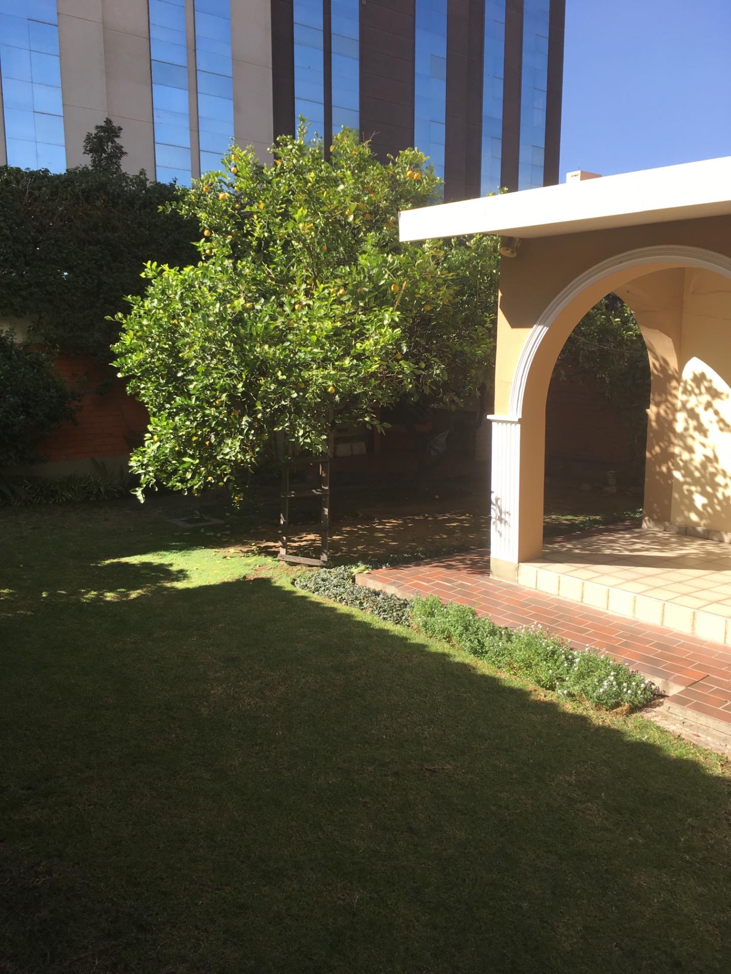 Casa en VentaAv. Villarroel y aniceto padilla 6 dormitorios 5 baños 3 parqueos Foto 7