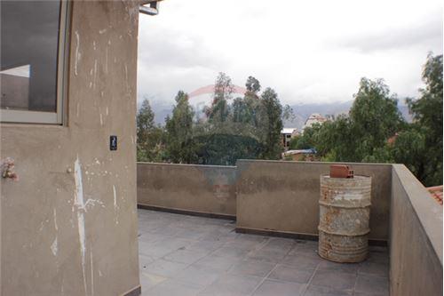 Casa en Colcapirhua en Cochabamba 6 dormitorios 2 baños 1 parqueos Foto 10