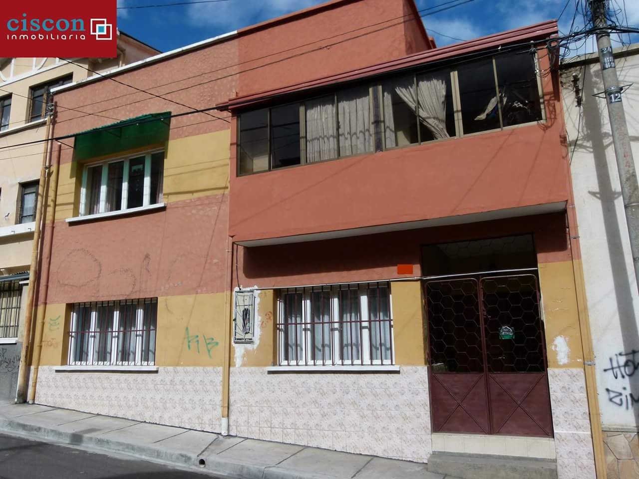Casa en Miraflores en La Paz 5 dormitorios 4 baños  Foto 1