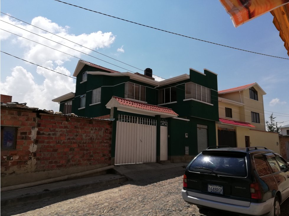 Casa en Bella Vista en La Paz 3 dormitorios 2 baños 4 parqueos Foto 1