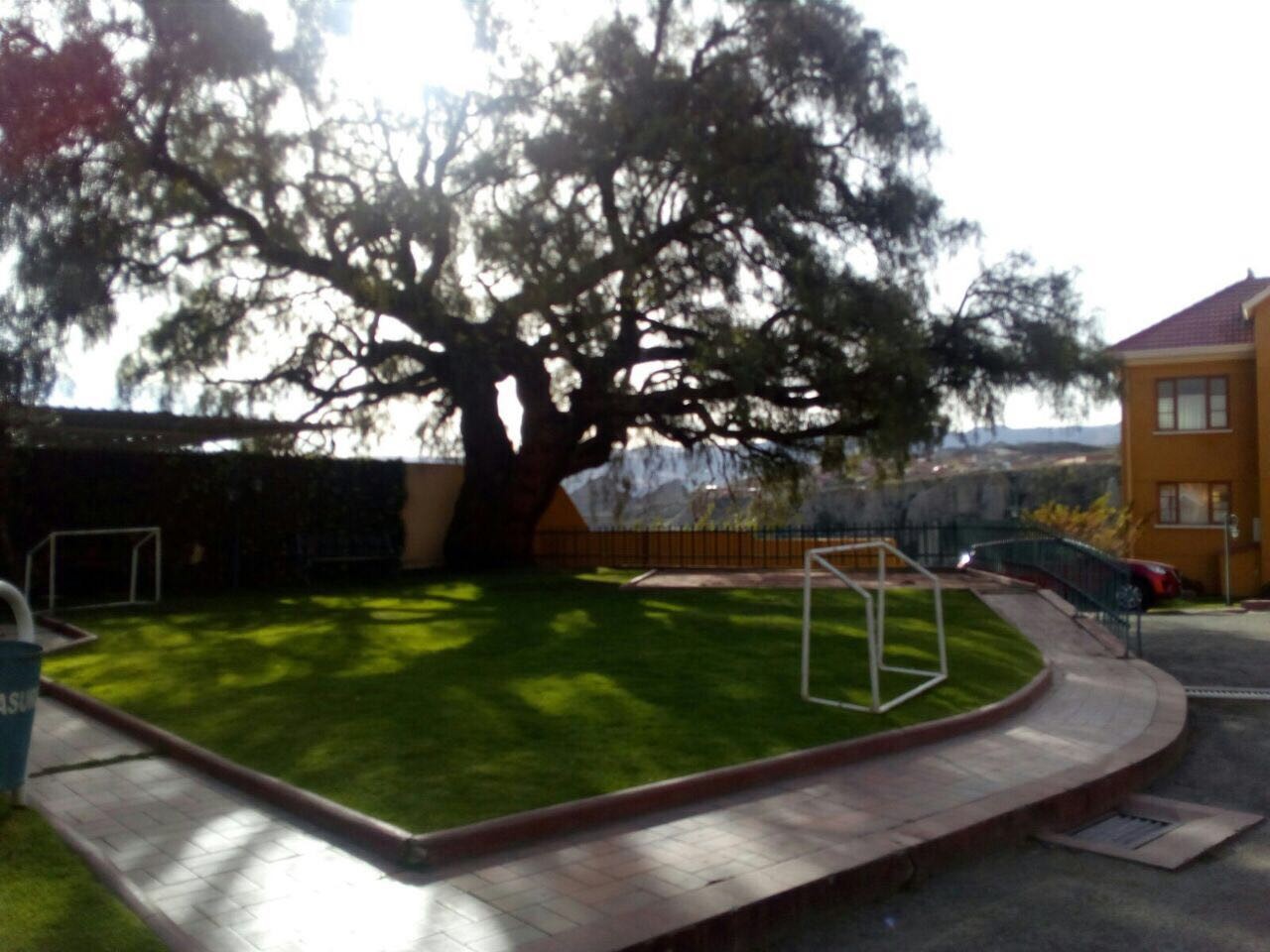 Casa en AnticréticoCota Cota cerca a la Gasolinera de Chasquipampa y el Colegio Horizontes 3 dormitorios 3 baños 1 parqueos Foto 6