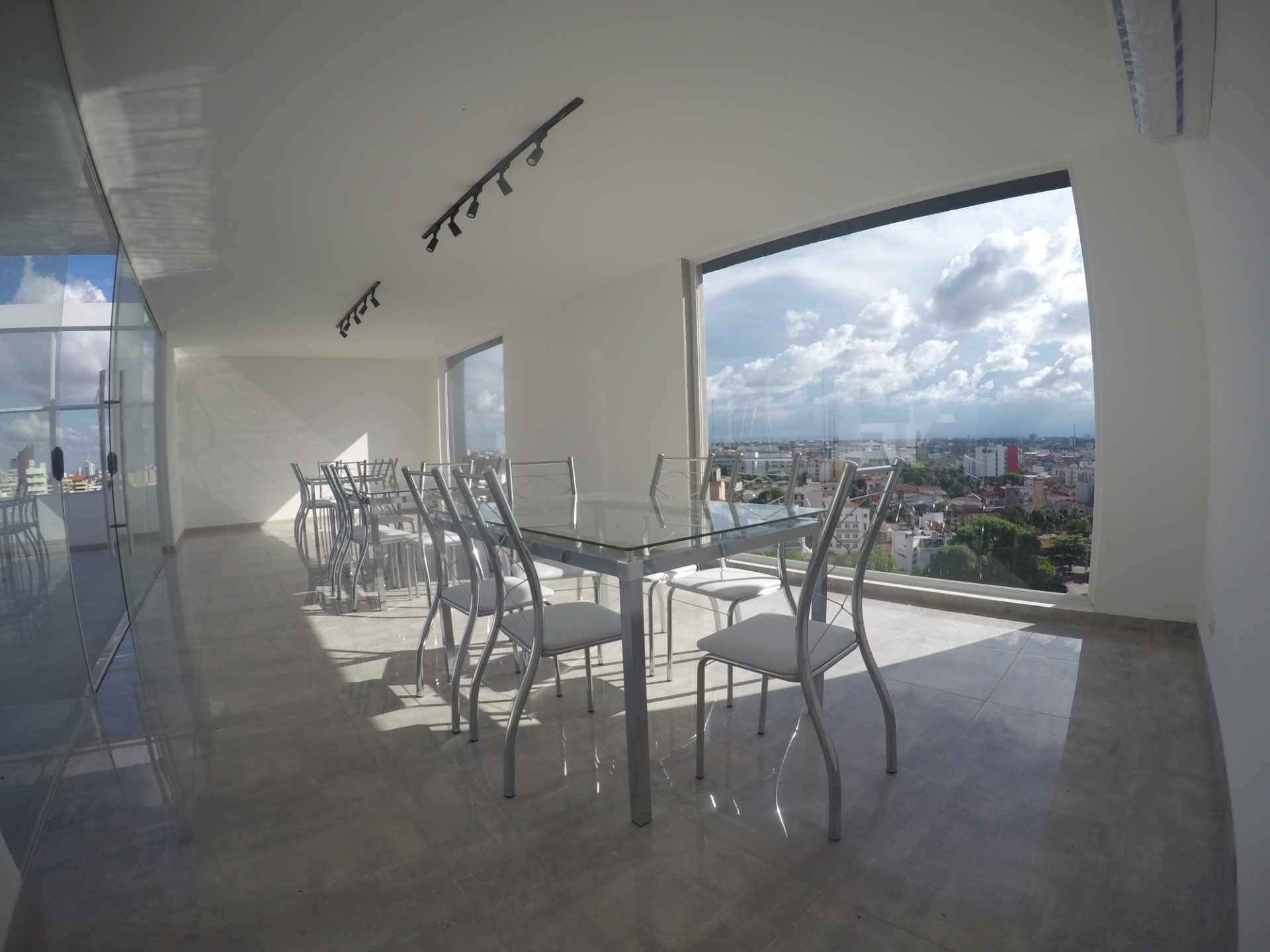 Departamento Condominio Condado 4 [Equipetrol, a lado del Colegio Alemán], Departamento a estrenar de lujo en alquiler de 2 suites + 1 parqueo techado. [1000$us., expensas incluidas] Foto 15