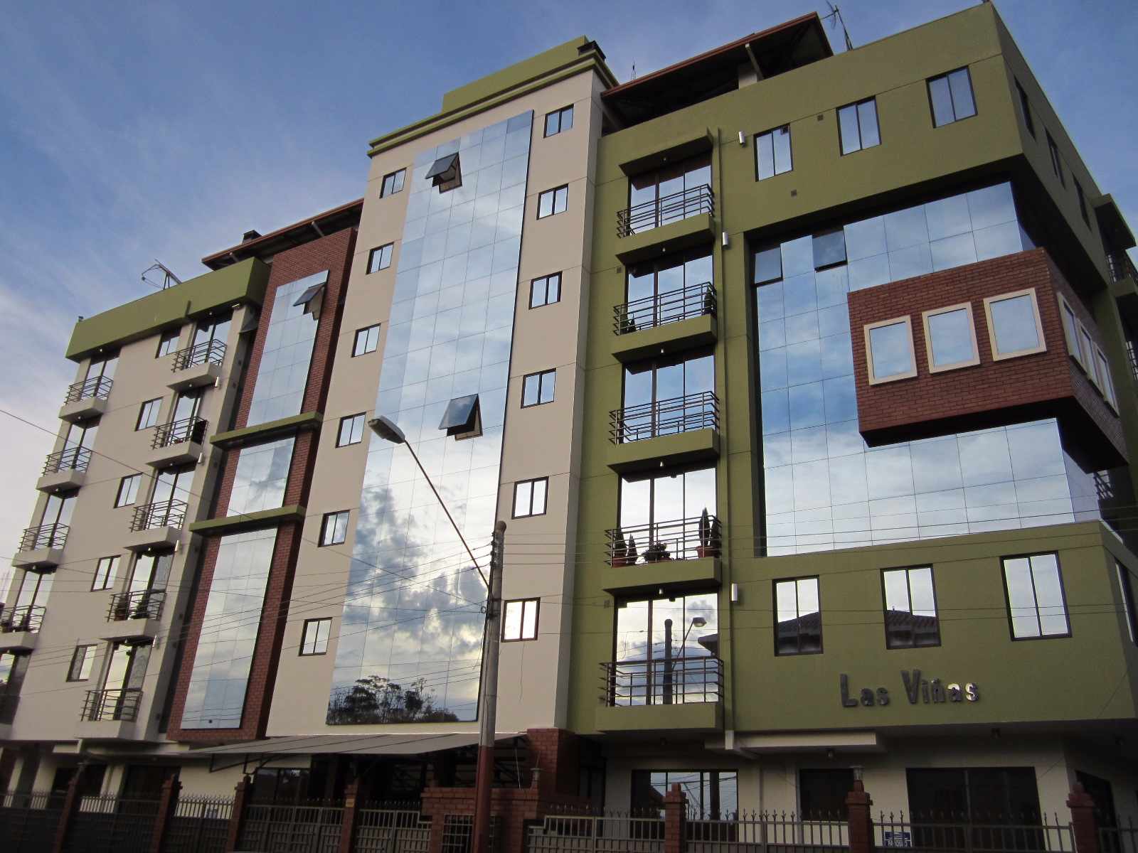 Departamento en VentaLuis quintin vila 810 3 dormitorios 2 baños 1 parqueos Foto 1