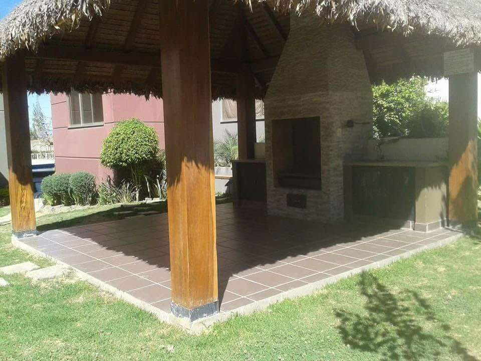 Casa en Cala Cala en Cochabamba 5 dormitorios 4 baños 5 parqueos Foto 6