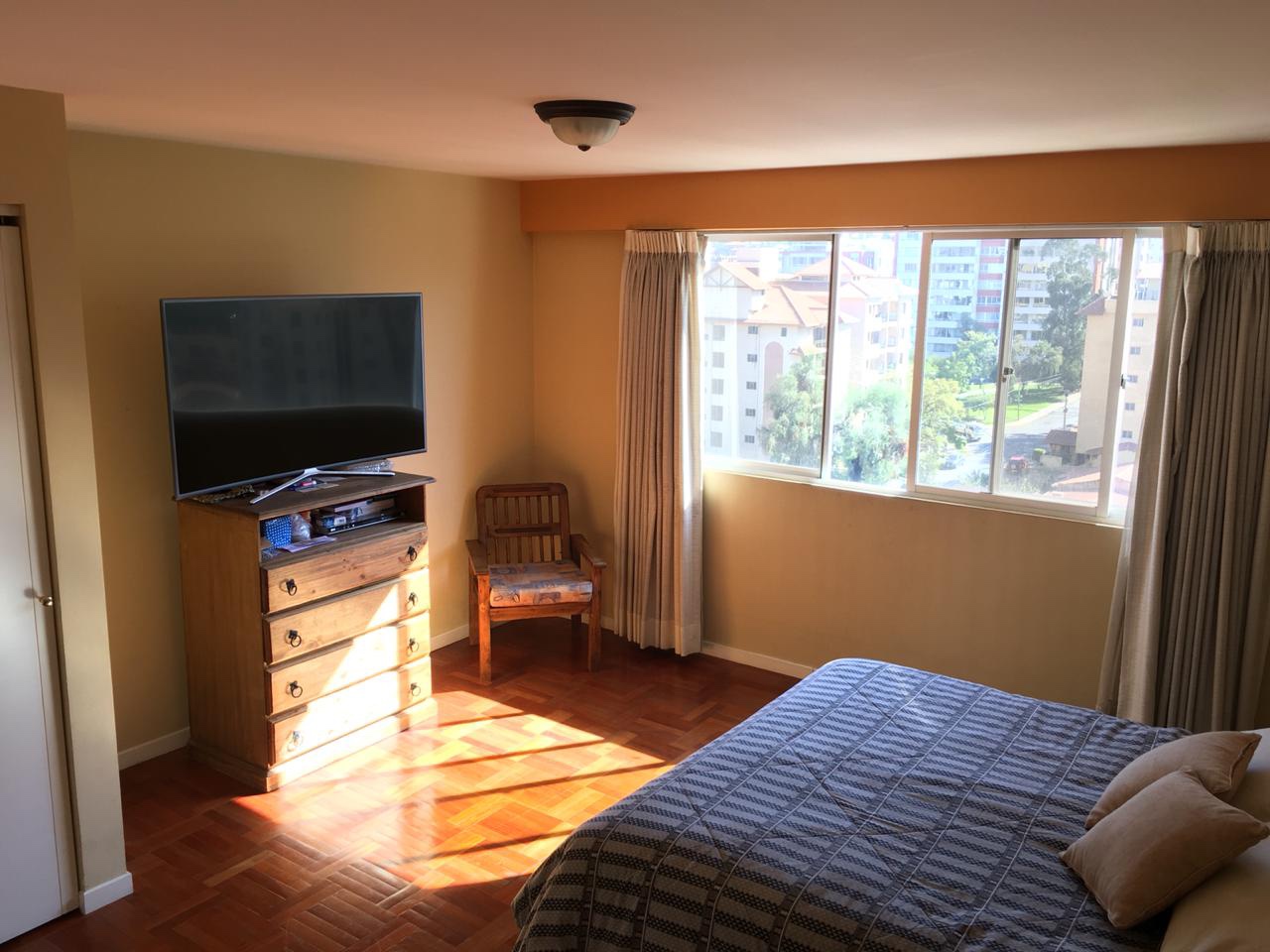 Departamento en Aranjuez en Cochabamba 3 dormitorios 4 baños 1 parqueos Foto 1
