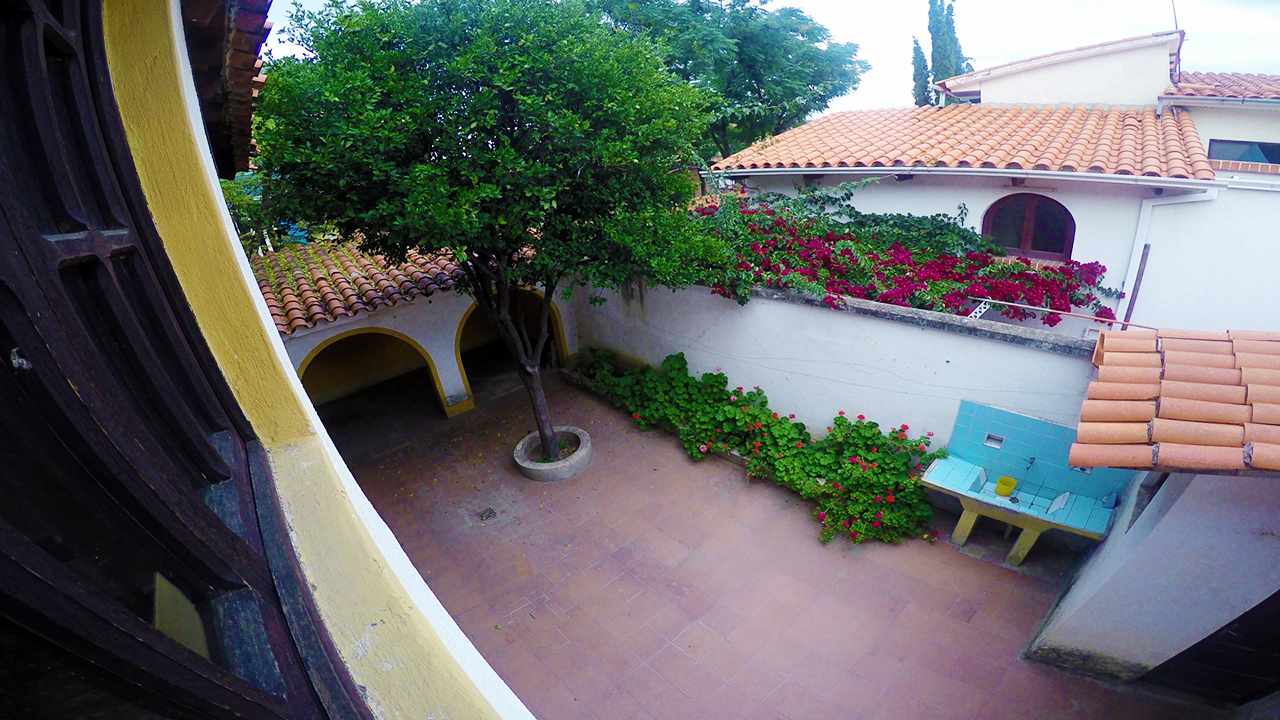 Casa en Las Panosas en Tarija 4 dormitorios 3 baños 2 parqueos Foto 4