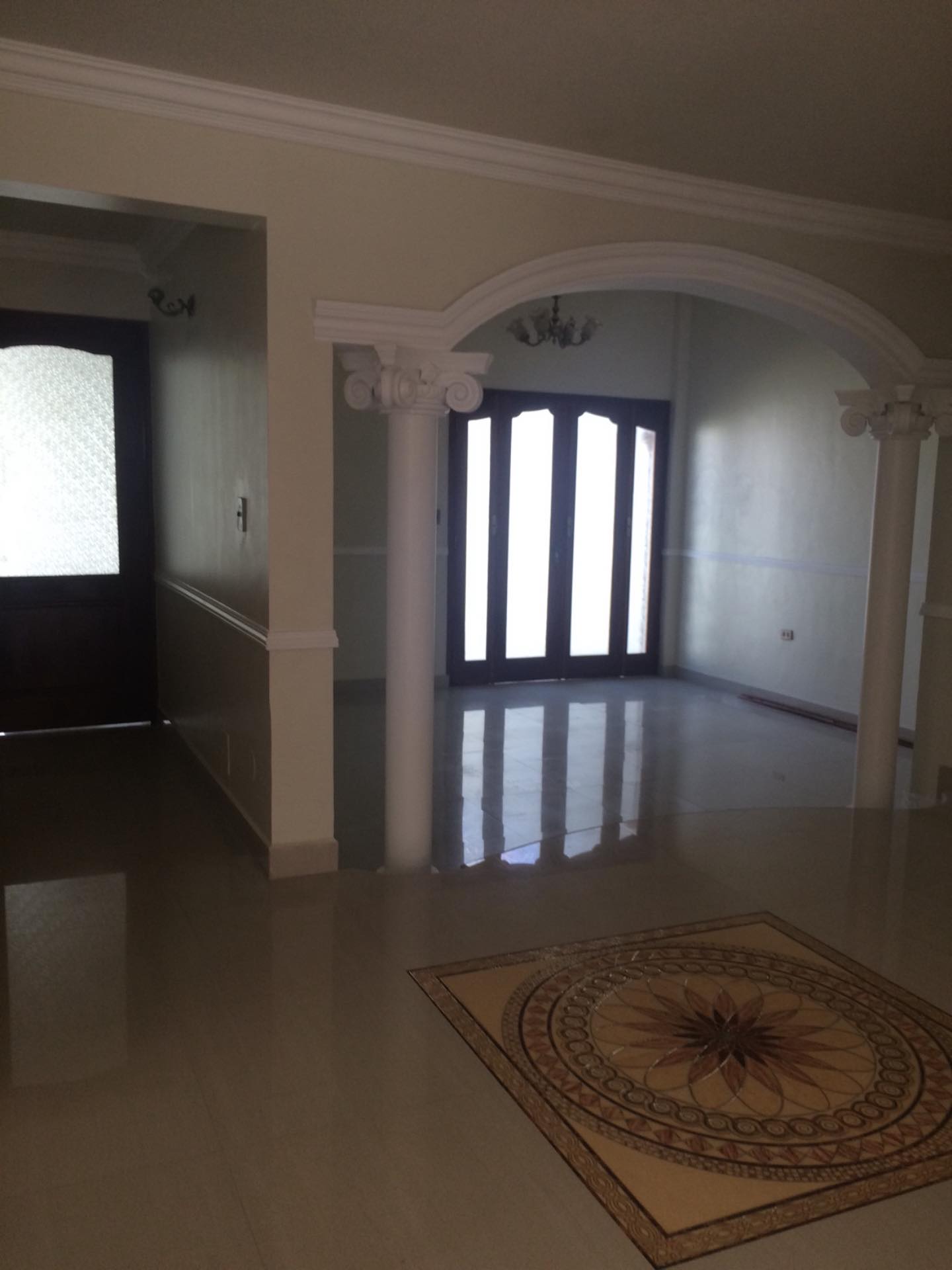 Casa en AnticréticoCalle kiswara 4 dormitorios 4 baños 2 parqueos Foto 3