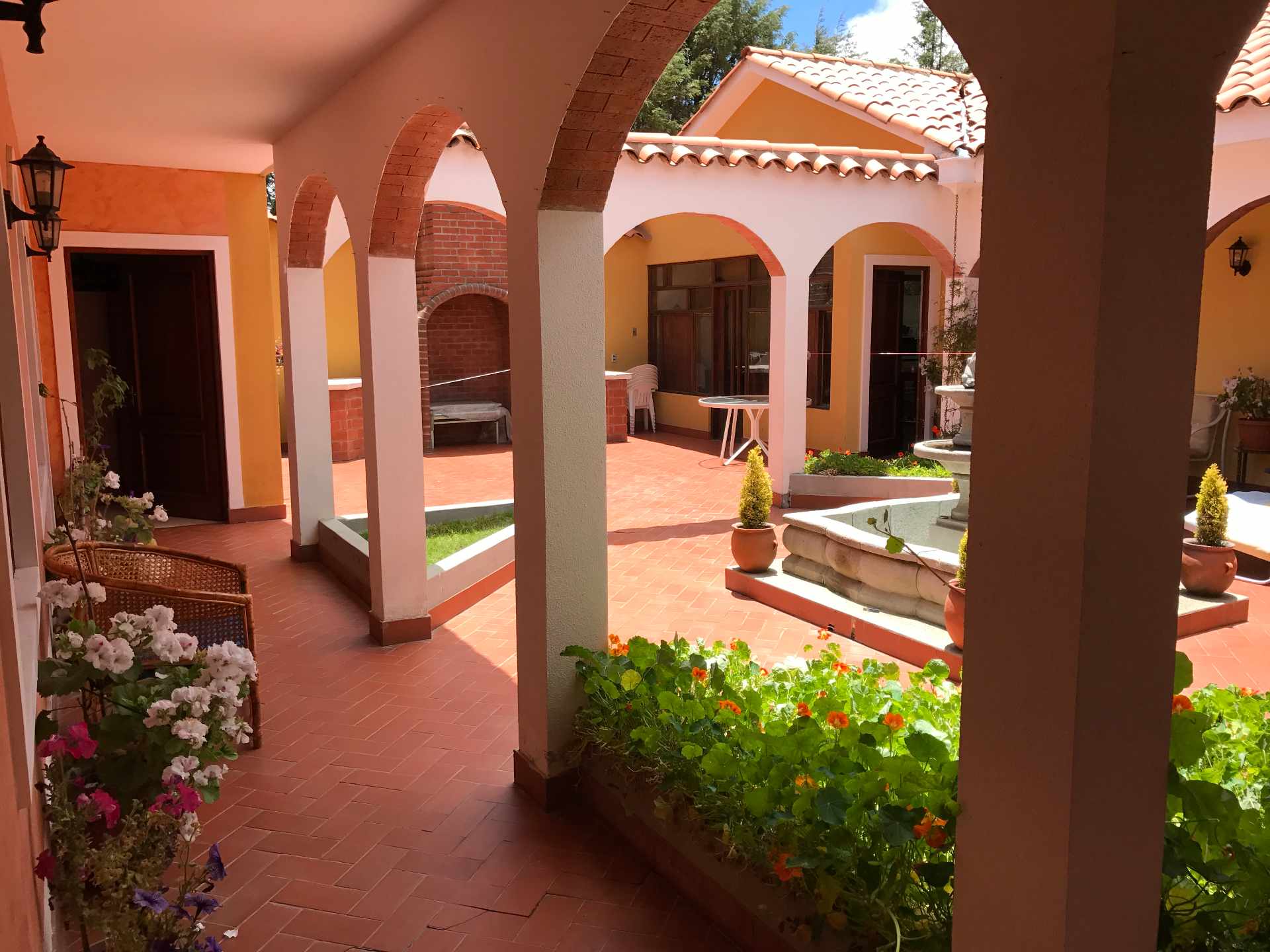 Casa en Achocalla en La Paz 3 dormitorios 5 baños 6 parqueos Foto 13
