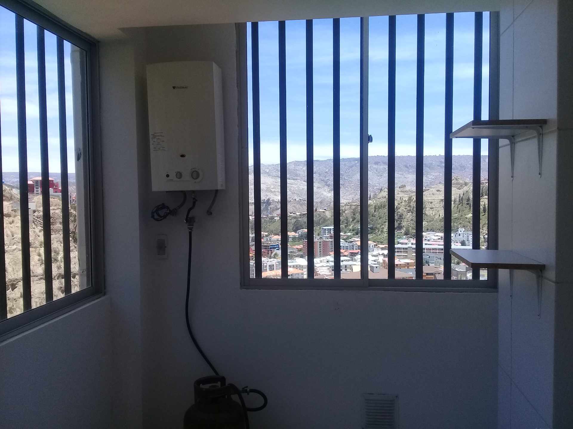 Departamento en Achumani en La Paz 3 dormitorios 3 baños 2 parqueos Foto 14