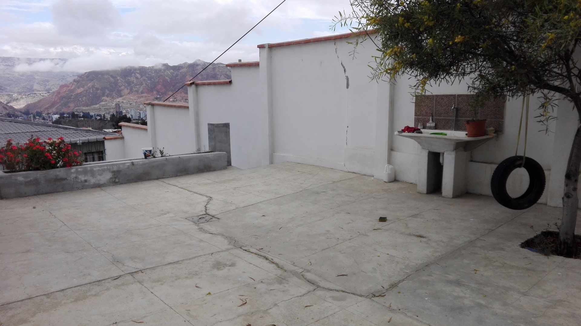 Casa en Achumani en La Paz 3 dormitorios 2 baños 1 parqueos Foto 6