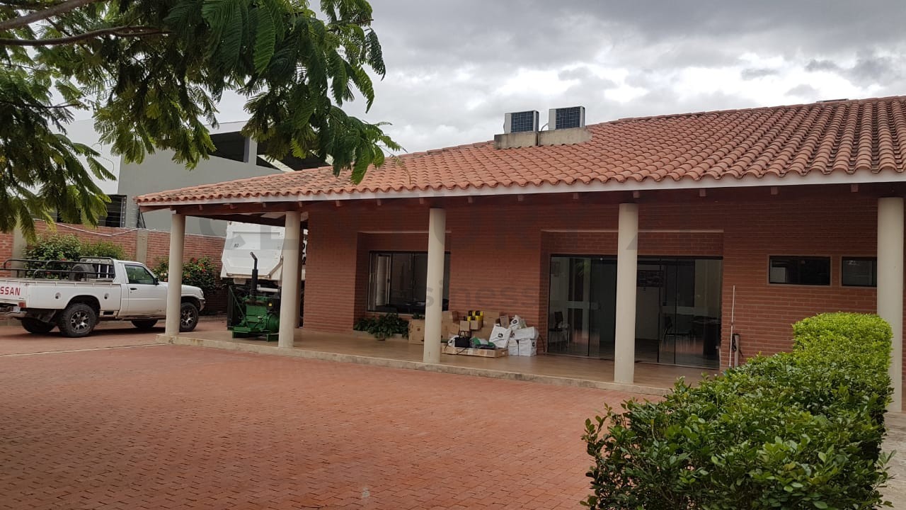 Oficina en AlquilerDirección: 6to anillo Av Pirai 
Zona: 
Municipio: Sur
Departamento: Santa Cruz
País: Bolivia Foto 3