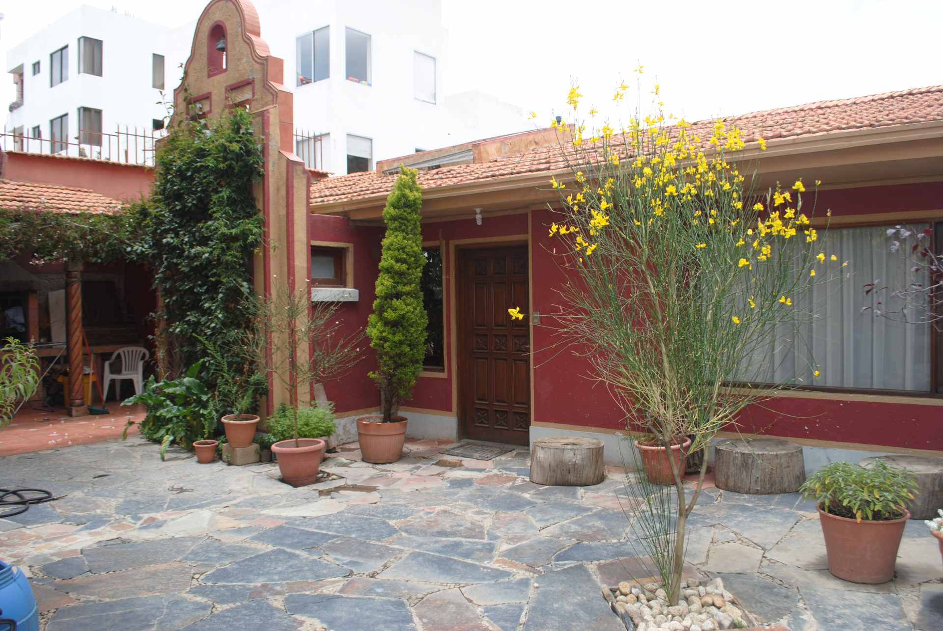 Casa en Achumani en La Paz 6 dormitorios 4 baños 3 parqueos Foto 4