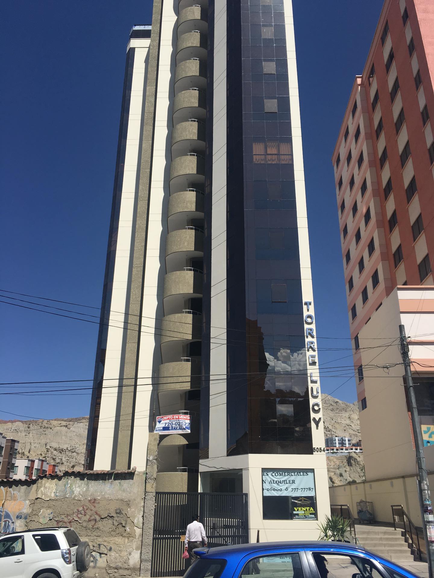 Departamento en Obrajes en La Paz 3 dormitorios 4 baños  Foto 1