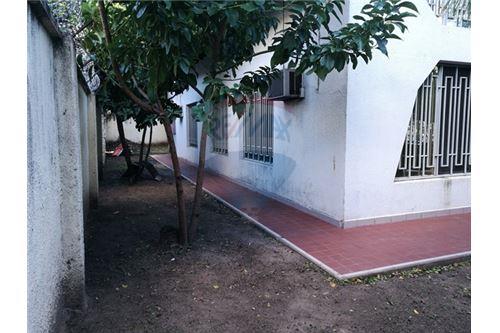 Casa en Entre 2do y 3er anillo Sur en Santa Cruz de la Sierra 7 dormitorios 3 baños 1 parqueos Foto 4