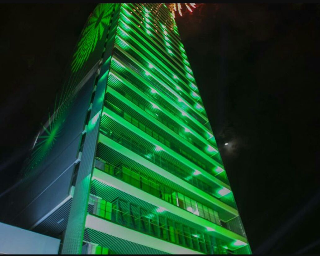 Oficina en AlquilerOficina A Estrenar - Edificio Corporativo Ambassador Bussines Center 1 dormitorios 2 baños 1 parqueos Foto 3