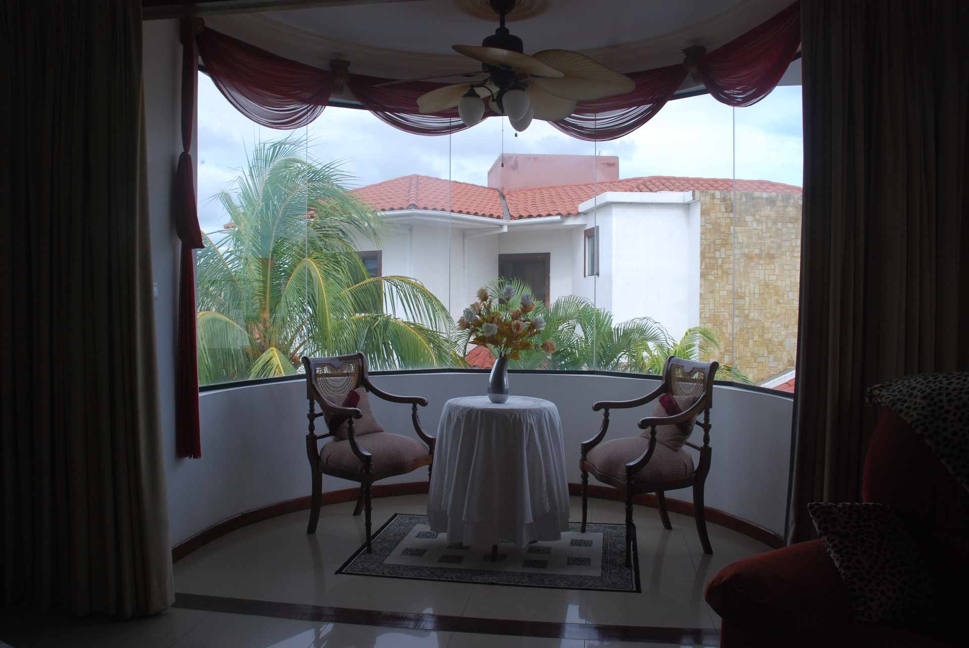 Casa en Venta Cerca km 8,5 Avenida Banzer, 8vo Anillo. 6 dormitorios 8 baños 7 parqueos Foto 23