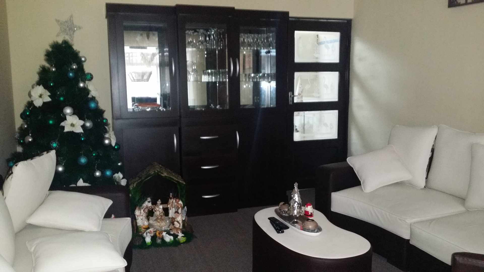 Departamento en AnticréticoChasquipampa Calle 50 (entrando) 4 dormitorios 2 baños 1 parqueos Foto 3