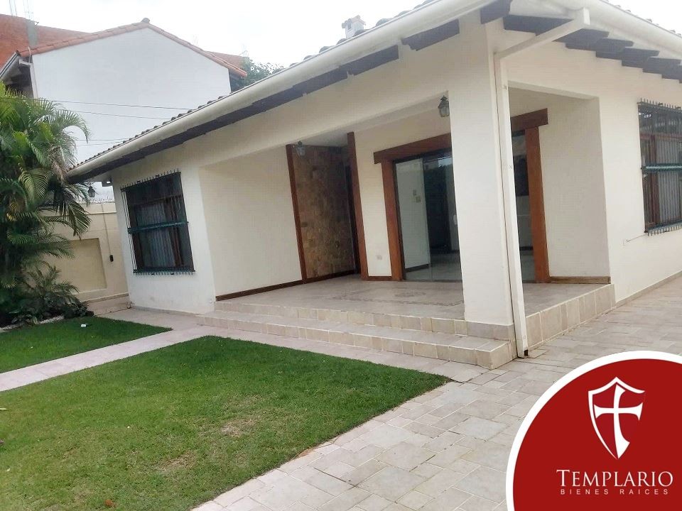 Casa en AlquilerZona Equipetrol entre 3er y 4to Anillo

 Foto 3