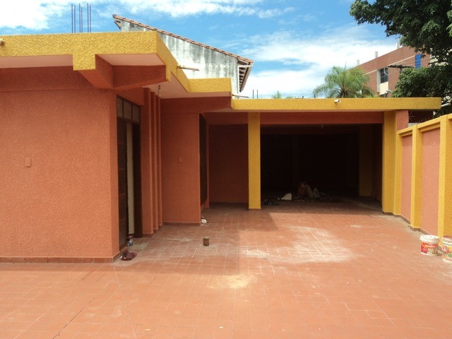 Casa en AlquilerEl Trompillo y Omar Chavez.
 Foto 1
