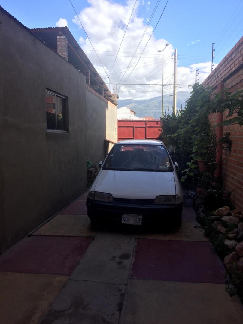 Casa en Villa Busch en Cochabamba 5 dormitorios 3 baños 2 parqueos Foto 4