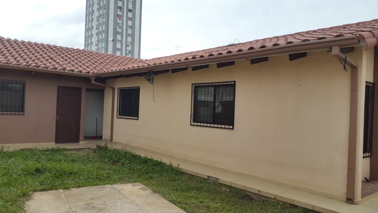 Casa en AlquilerINMOBILIARIA ofrece: En alquiler casa independiente zona sur av. Santos dumont, 4to Foto 3