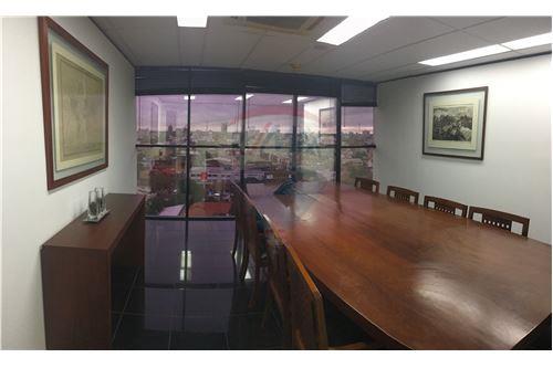 Local comercial en Entre 2do y 3er anillo Sur en Santa Cruz de la Sierra    Foto 5