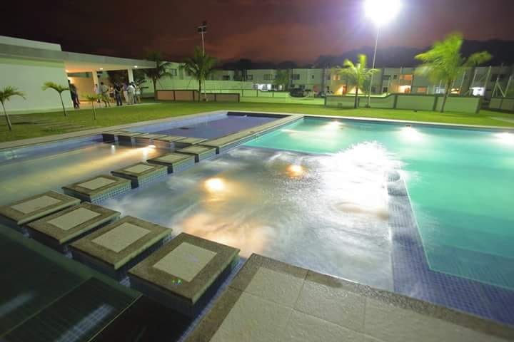 Casa en VentaZona Norte; Exclusivo Condominio 3 dormitorios 4 baños 2 parqueos Foto 4