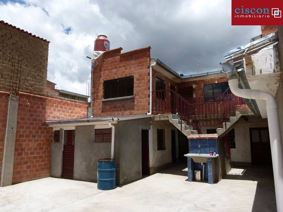 Casa en 16 de Julio en El Alto 8 dormitorios 3 baños  Foto 1