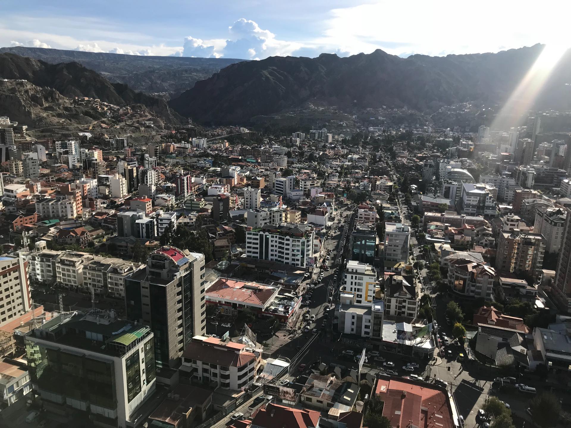 Departamento en Los Pinos en La Paz 4 dormitorios 5 baños 1 parqueos Foto 2