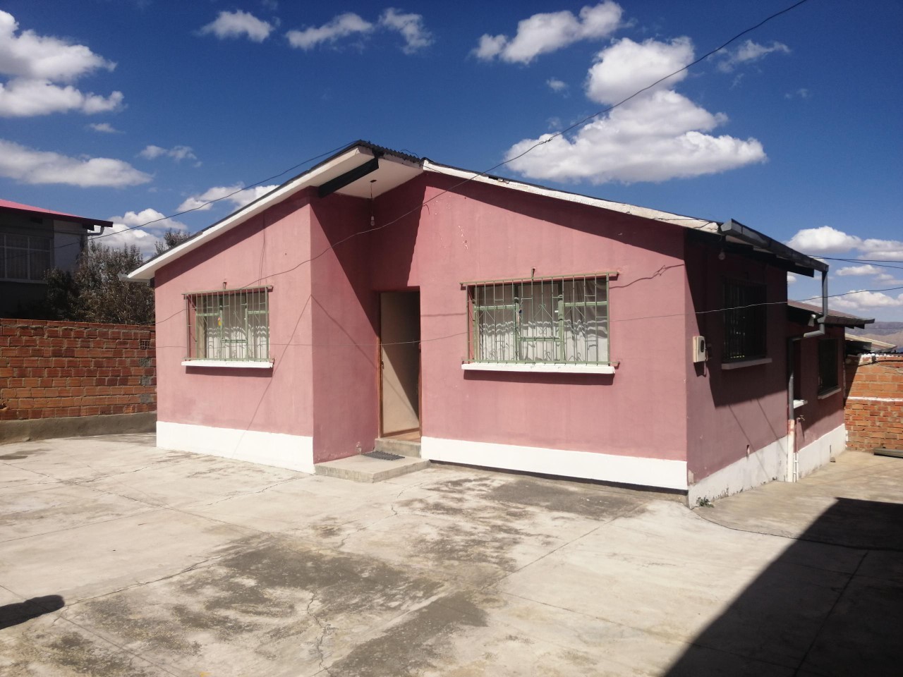 Casa en Pampahasi en La Paz 3 dormitorios 1 baños  Foto 4