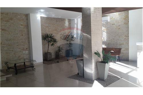 Departamento en Entre 1er y 2do anillo Sur en Santa Cruz de la Sierra 7 dormitorios 2 baños 1 parqueos Foto 3