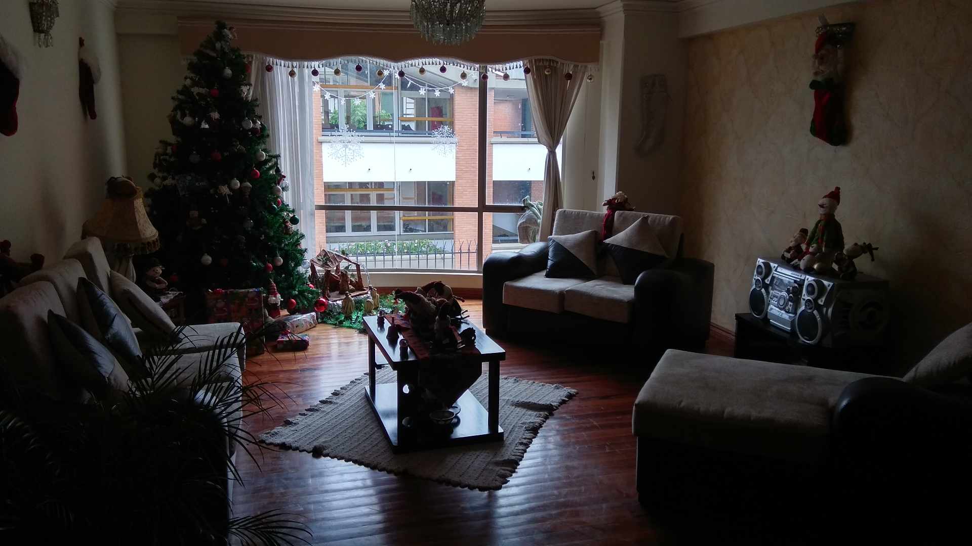 Departamento en Achumani en La Paz 4 dormitorios 4 baños  Foto 1