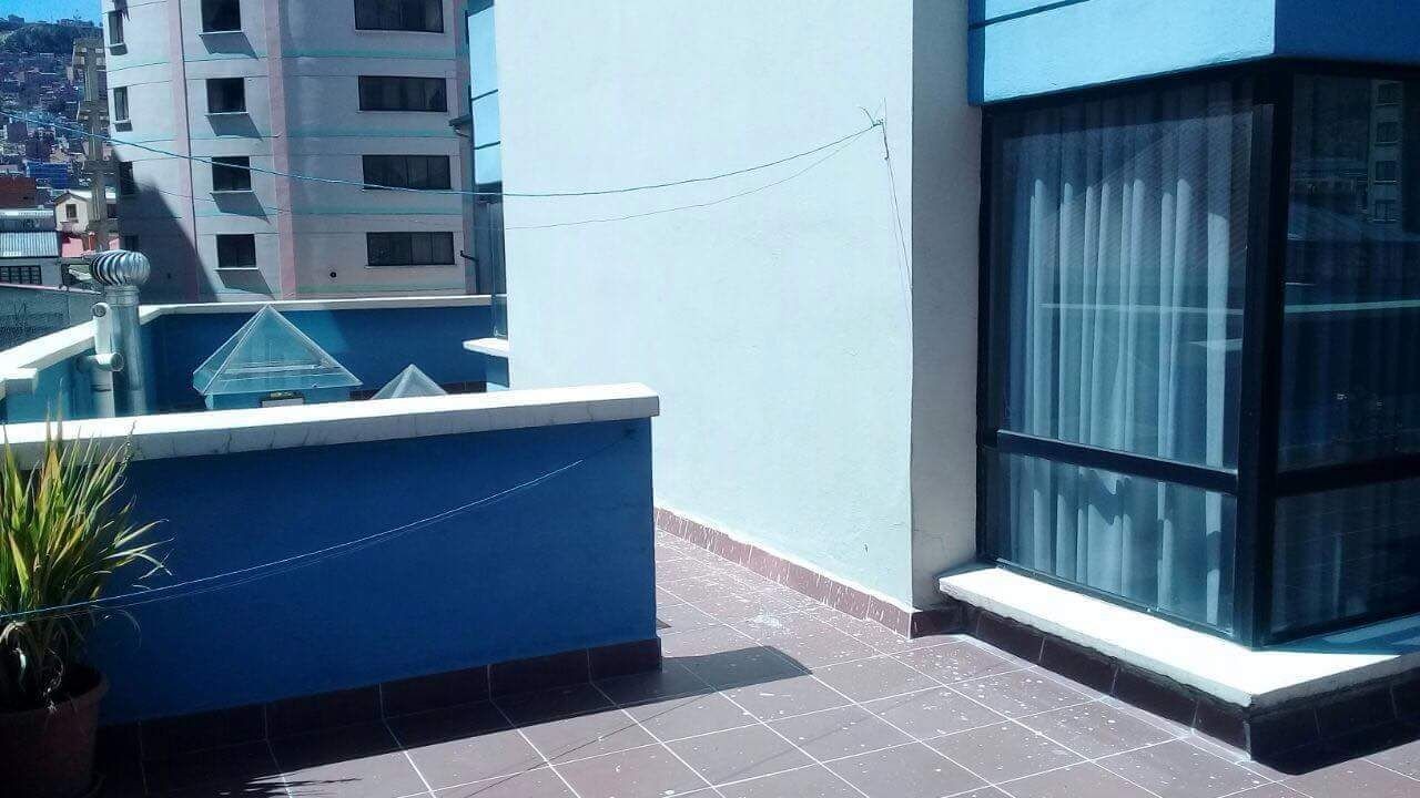 Departamento en Miraflores en La Paz 2 dormitorios 2 baños  Foto 9