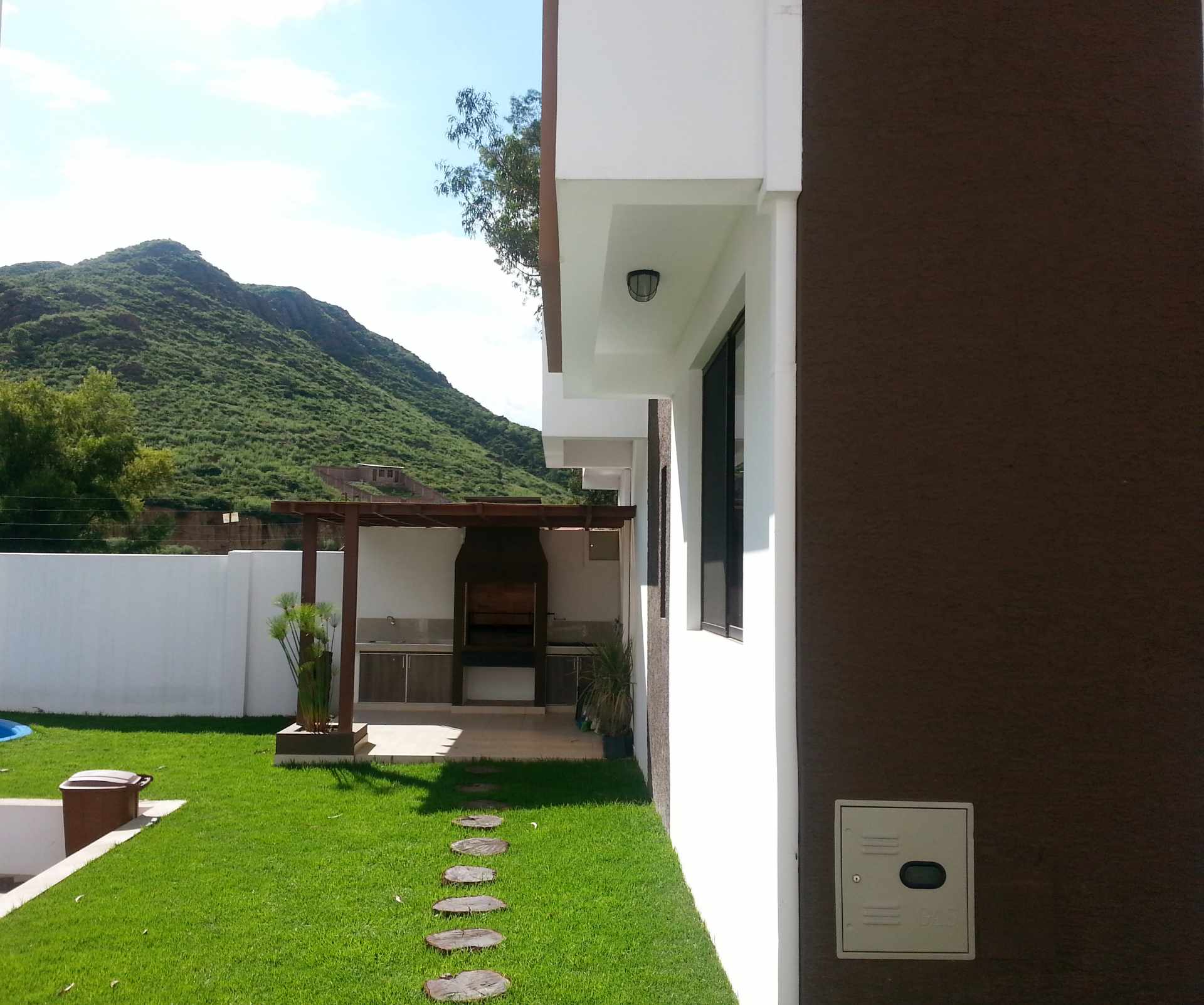 Casa en VentaCalle Honduras s/n Condominio Riviera del Castillo, casa 6 3 dormitorios 4 baños 2 parqueos Foto 10