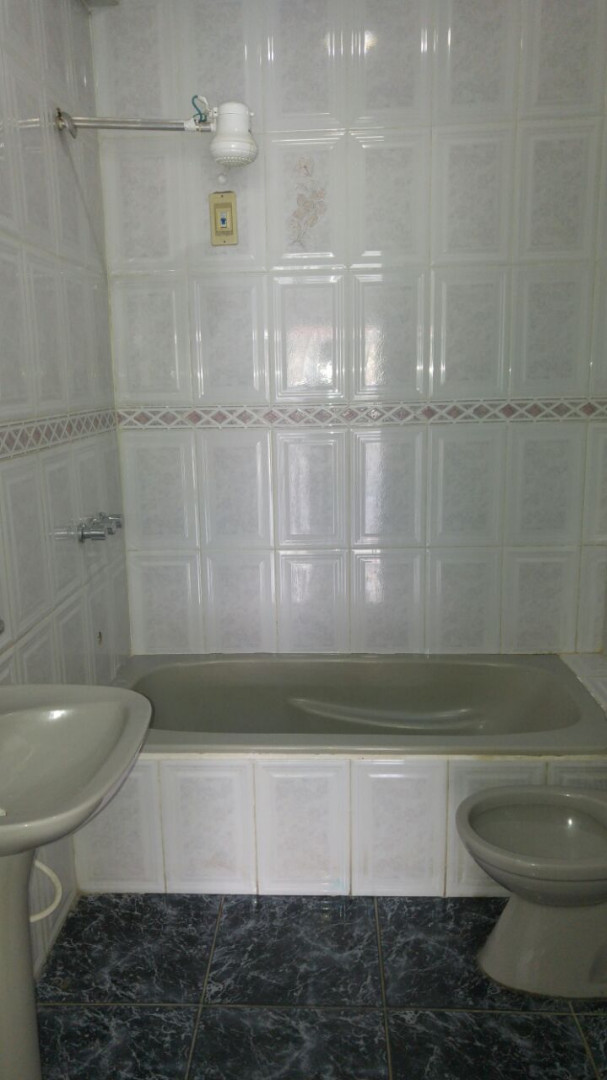 Oficina Calle Buenos Aires entre 1ro y 2do anillo Foto 2