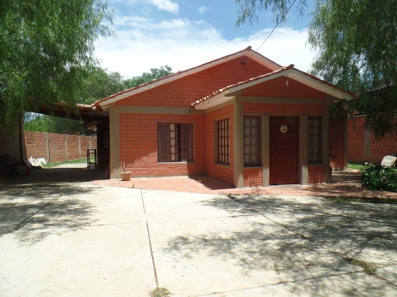 Casa en San Luis en Tarija 3 dormitorios 3 baños 4 parqueos Foto 1