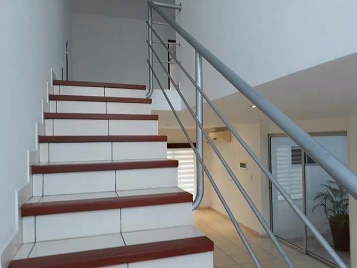 Casa en Entre 6to y 7mo anillo Norte en Santa Cruz de la Sierra 3 dormitorios 4 baños 2 parqueos Foto 2